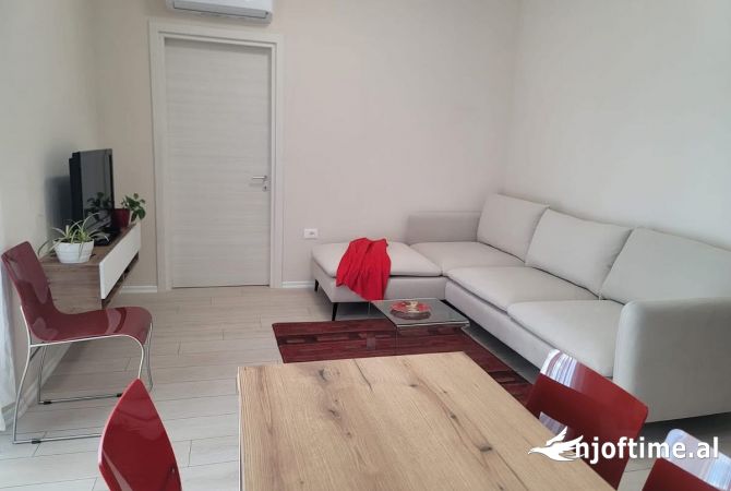 Shtepi me qera 1+1 ne Tirane - 60,000 Leke