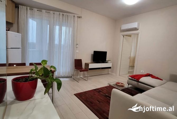 Shtepi me qera 1+1 ne Tirane - 60,000 Leke
