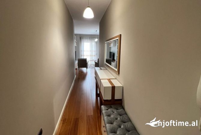 Shtepi me qera Apartament ne Tirane, 3+1, Mobilimi E mobiluar, Pagesa 1,100  Euro.