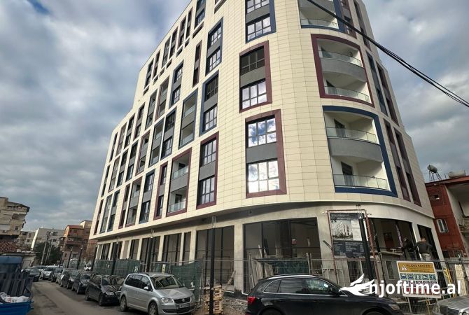 Ambient biznesi ne shitje 4+1 ne Tirane - 30,000 Euro