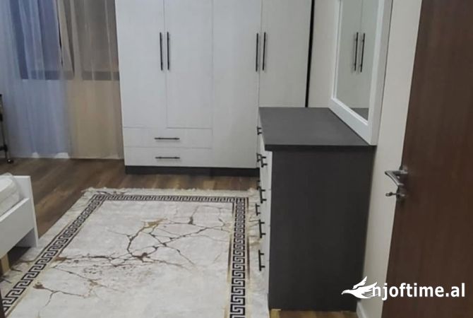 Shtepi me qera 2+1 ne Tirane - 800 Euro