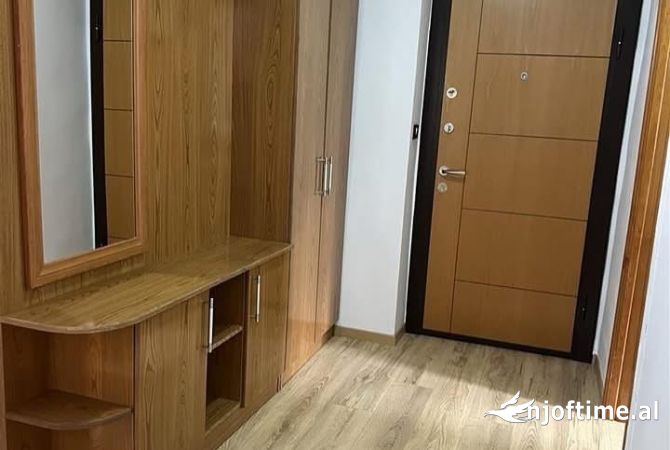 Shtepi me qera Apartament ne Tirane, 2+1, Mobilimi E mobiluar, Pagesa 70,000  Leke.