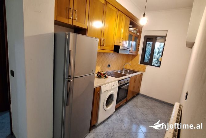 Shtepi me qera 2+1 ne Tirane - 45,000 Leke