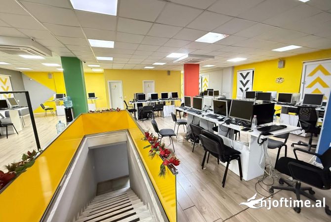 Ambient biznesi me qera 3+1 ne Tirane - 7,000 Euro