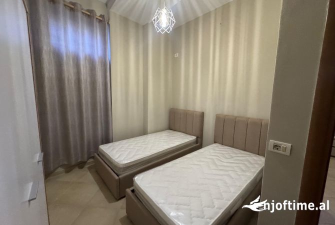 Shtepi me qera Apartament ne Tirane, 2+1, Mobilimi E mobiluar, Pagesa 350  Euro.