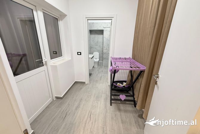 Shtepi ne shitje Apartament ne Tirane, 1+1, Mobilimi E mobiluar, Pagesa 105,000  Euro.
