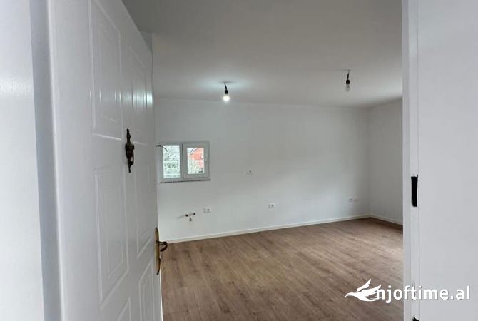 Shtepi ne shitje 1+1 ne Tirane - 75,000 Euro