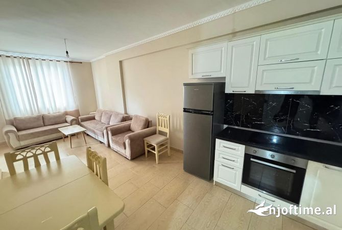 Shtepi me qera 2+1 ne Tirane - 330 Euro
