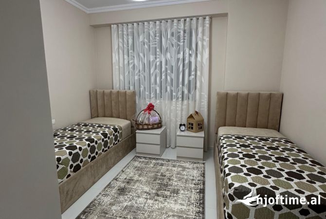 Shtepi me qera Apartament ne Tirane, 2+1, Mobilimi E mobiluar, Pagesa 600  Euro.