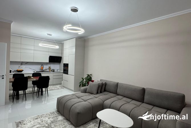 Shtepi me qera 2+1 ne Tirane - 600 Euro