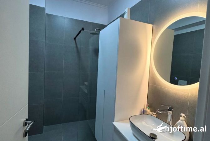 Shtepi me qera Apartament ne Tirane, 2+1, Mobilimi E mobiluar, Pagesa 600  Euro.