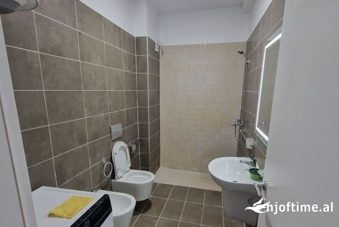 Shtepi me qera Apartament ne Tirane, 1+1, Mobilimi E mobiluar, Pagesa 550  Euro.
