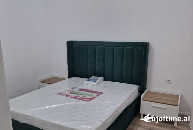 Shtepi me qera Apartament ne Tirane, 1+1, Mobilimi E mobiluar, Pagesa 550  Euro.