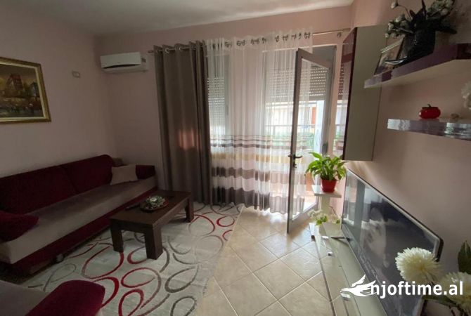 Shtepi me qera 2+1 ne Tirane - 600 Euro