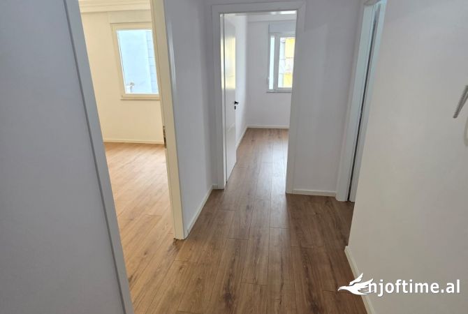 Shtepi ne shitje Apartament ne Tirane, 2+1, Mobilimi Bosh, pa mobiluar, Pagesa 210,000  Euro.