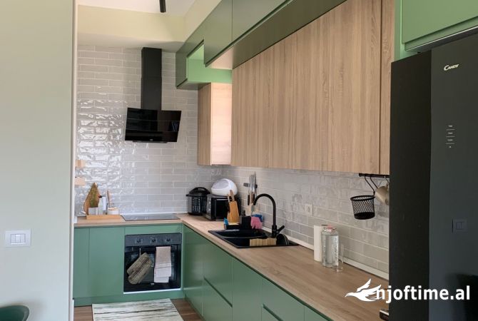 Shtepi me qera 2+1 ne Tirane - 1,300 Euro