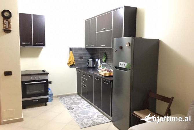 Shtepi me qera 1+1 ne Tirane - 35,000 Leke