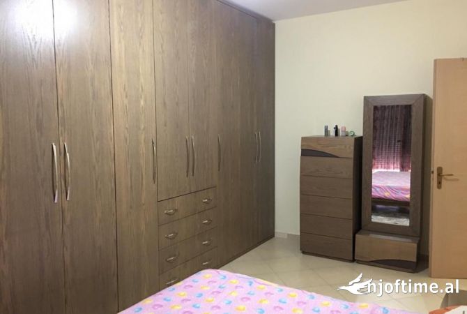 Shtepi me qera Apartament ne Tirane, 1+1, Mobilimi E mobiluar, Pagesa 35,000  Leke.