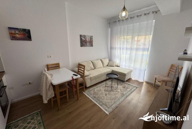 Shtepi me qera 1+1 ne Tirane - 40,000 Leke