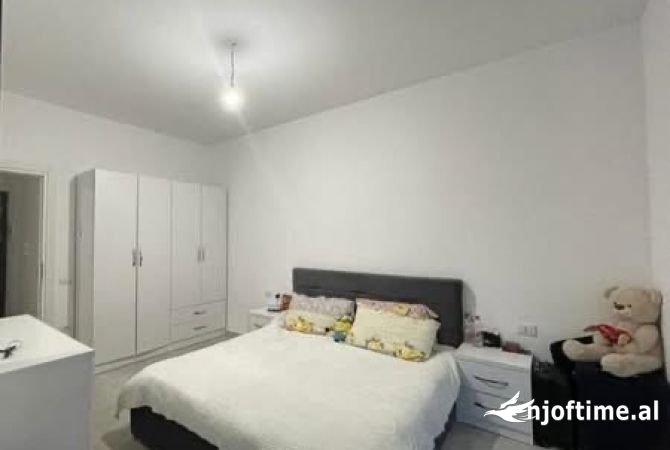 Shtepi me qera Apartament ne Tirane, 1+1, Mobilimi E mobiluar, Pagesa 450  Euro.