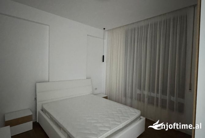 Shtepi me qera Apartament ne Tirane, 2+1, Mobilimi E mobiluar, Pagesa 60,000  Leke.