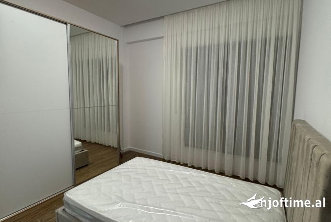Shtepi me qera Apartament ne Tirane, 2+1, Mobilimi E mobiluar, Pagesa 60,000  Leke.