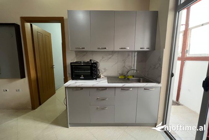 Shtepi me qera Apartament ne Tirane, 1+1, Mobilimi E mobiluar, Pagesa 35,000  Leke.