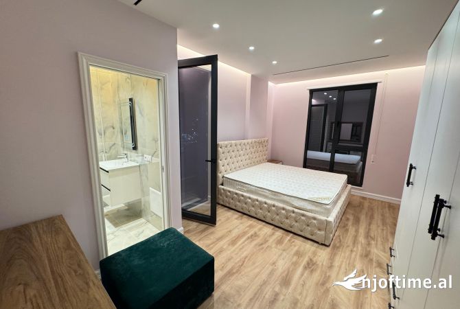 Shtepi me qera Apartament ne Tirane, 3+1, Mobilimi E mobiluar, Pagesa 1,000  Euro.