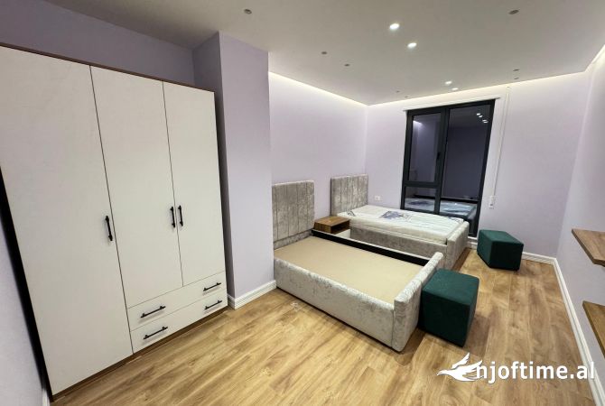 Shtepi me qera Apartament ne Tirane, 3+1, Mobilimi E mobiluar, Pagesa 1,000  Euro.