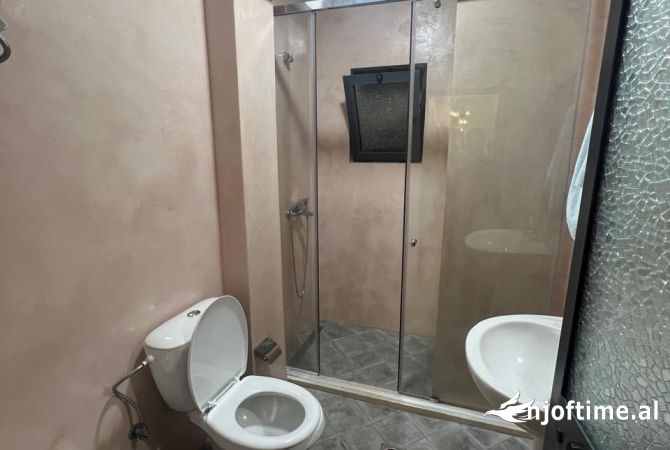 Shtepi me qera Apartament ne Tirane, 1+1, Mobilimi E mobiluar, Pagesa 500  Euro.