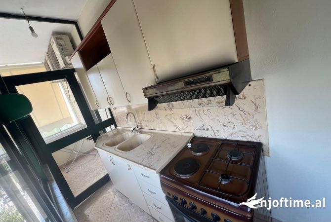 Shtepi me qera Apartament ne Tirane, 1+1, Mobilimi E mobiluar, Pagesa 500  Euro.