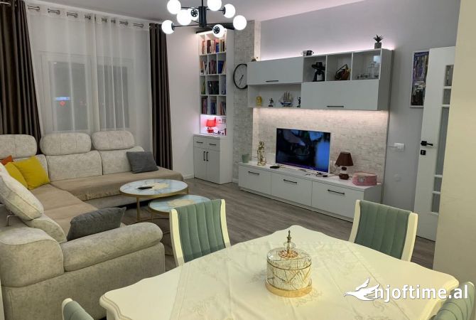 Shtepi me qera 2+1 ne Tirane - 1,000 Euro