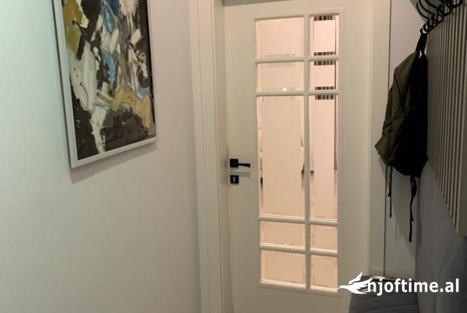 Shtepi me qera 2+1 ne Tirane - 1,000 Euro