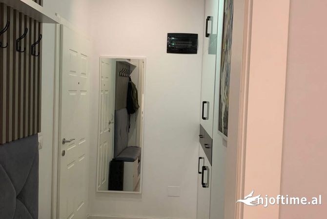 Shtepi me qera Apartament ne Tirane, 2+1, Mobilimi E mobiluar, Pagesa 1,000  Euro.