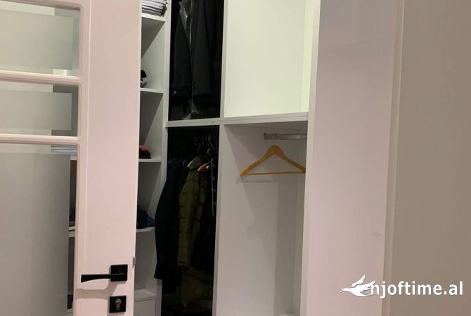 Shtepi me qera Apartament ne Tirane, 2+1, Mobilimi E mobiluar, Pagesa 1,000  Euro.