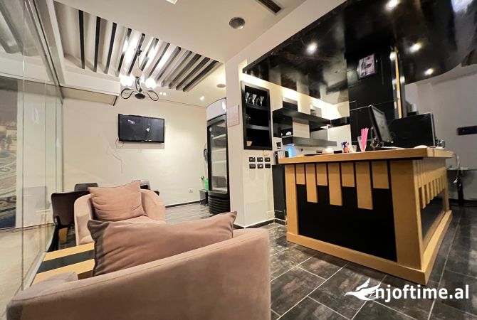 Ambient biznesi me qera 2+1 ne Tirane - 1,000 Euro