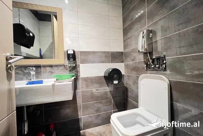 Qera ambient Biznesi (Lokal)  Stacioni I Trenit,Pran FSHN-se