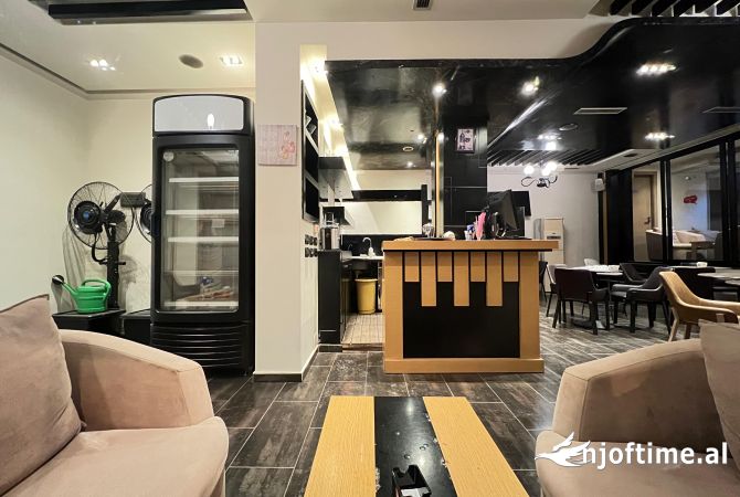 Ambient biznesi me qera 2+1 ne Tirane - 1,000 Euro