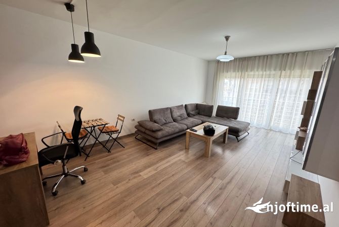 Shtepi me qera 2+1 ne Tirane - 700 Euro