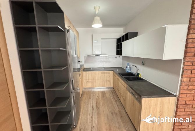 Shtepi me qera Apartament ne Tirane, 2+1, Mobilimi E mobiluar, Pagesa 700  Euro.