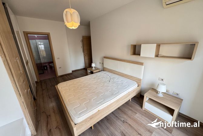 Shtepi me qera Apartament ne Tirane, 2+1, Mobilimi E mobiluar, Pagesa 700  Euro.