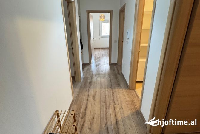 Shtepi me qera Apartament ne Tirane, 2+1, Mobilimi E mobiluar, Pagesa 700  Euro.