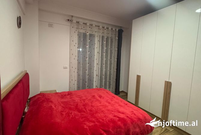 Shtepi me qera Apartament ne Tirane, 2+1, Mobilimi E mobiluar, Pagesa 600  Euro.