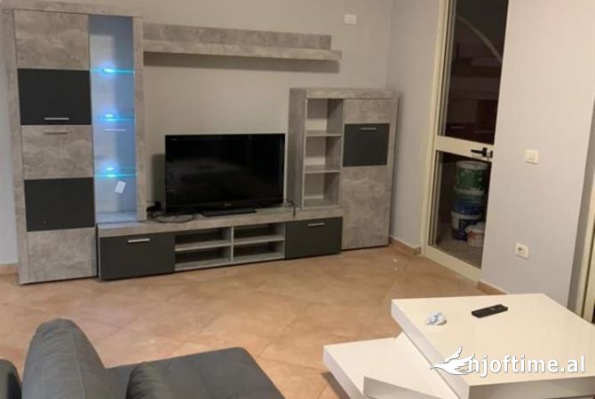 Shtepi me qera 2+1 ne Tirane - 480 Euro
