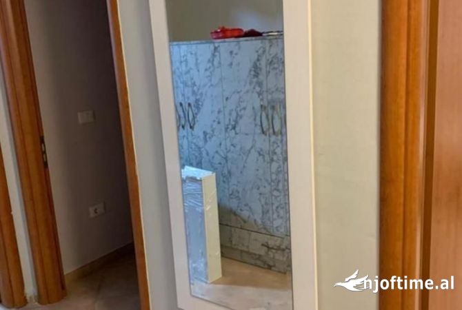 Shtepi me qera Apartament ne Tirane, 2+1, Mobilimi E mobiluar, Pagesa 480  Euro.