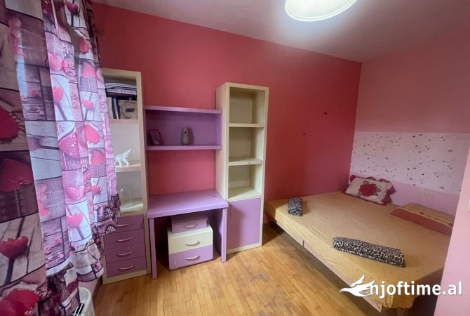 Shtepi me qera Apartament ne Tirane, 3+1, Mobilimi E mobiluar, Pagesa 1,350  Euro.
