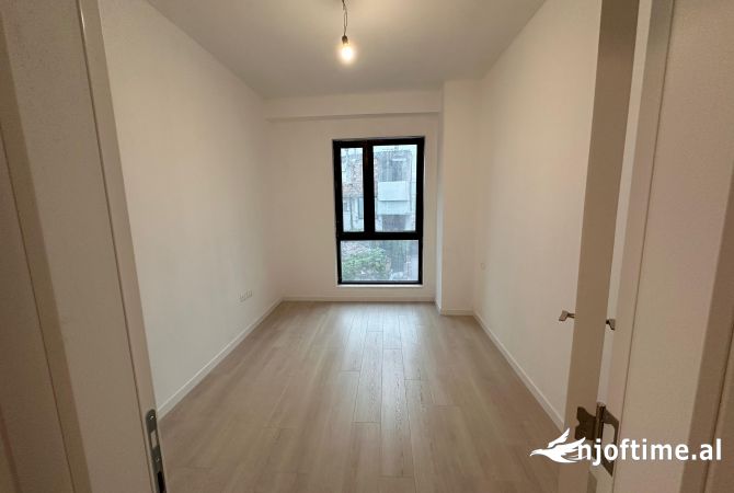 Qera ambient per Zyre  2+1+2  Myslym Shyri