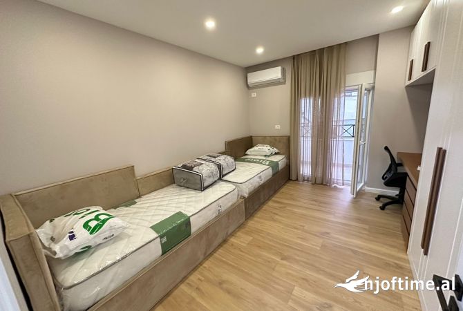 Shtepi ne shitje Apartament ne Tirane, 2+1, Mobilimi E mobiluar, Pagesa 340,000  Euro.