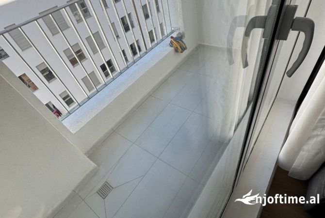 Shtepi me qera Apartament ne Tirane, 1+1, Mobilimi E mobiluar, Pagesa 40,000  Leke.