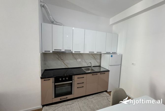 Shtepi me qera 1+1 ne Tirane - 40,000 Leke
